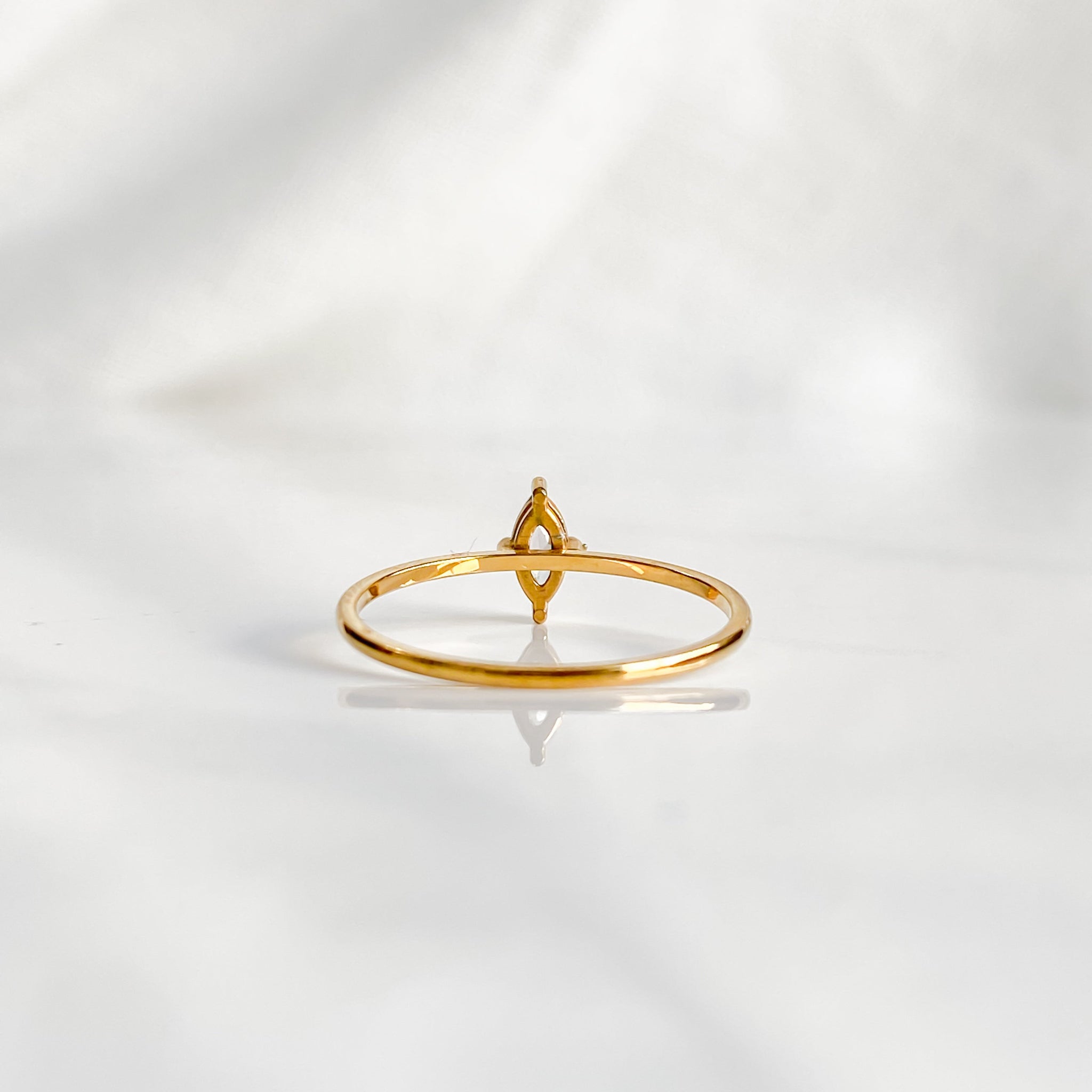 Bague solitaire dorée VÉNUS