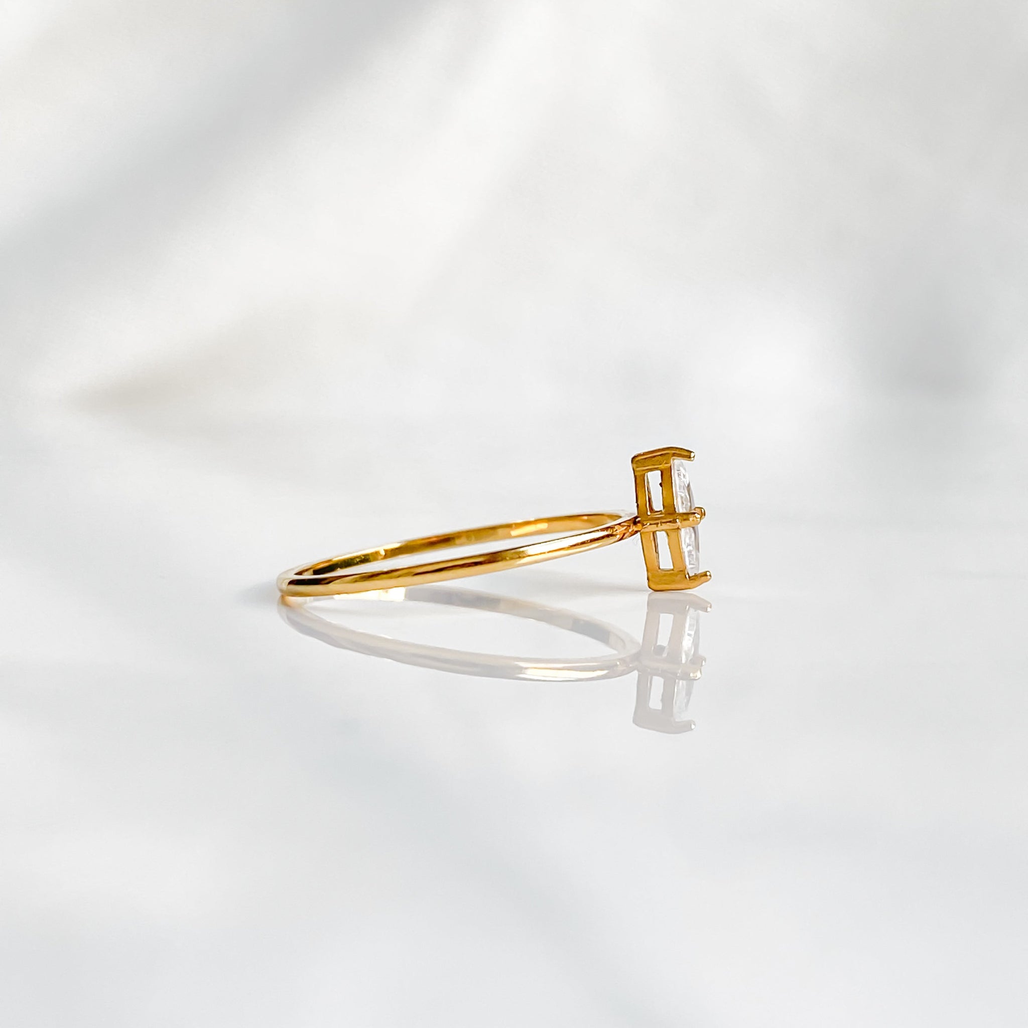 Bague solitaire dorée VÉNUS