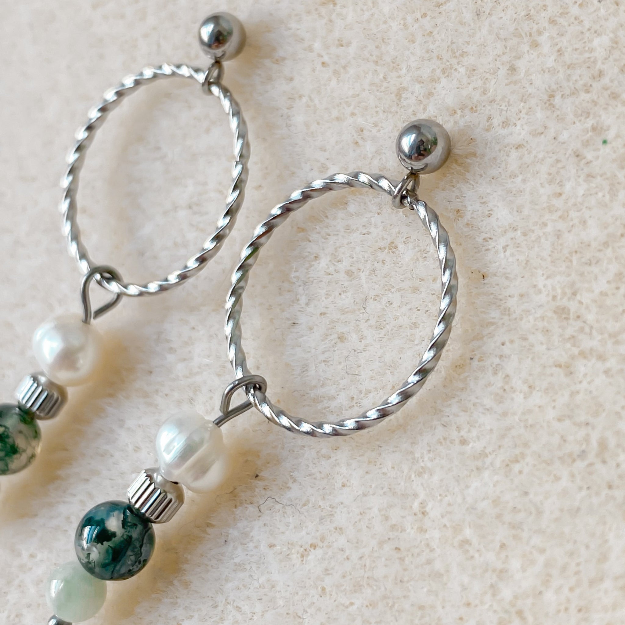 Boucles d’oreilles en pierres naturelles et perles